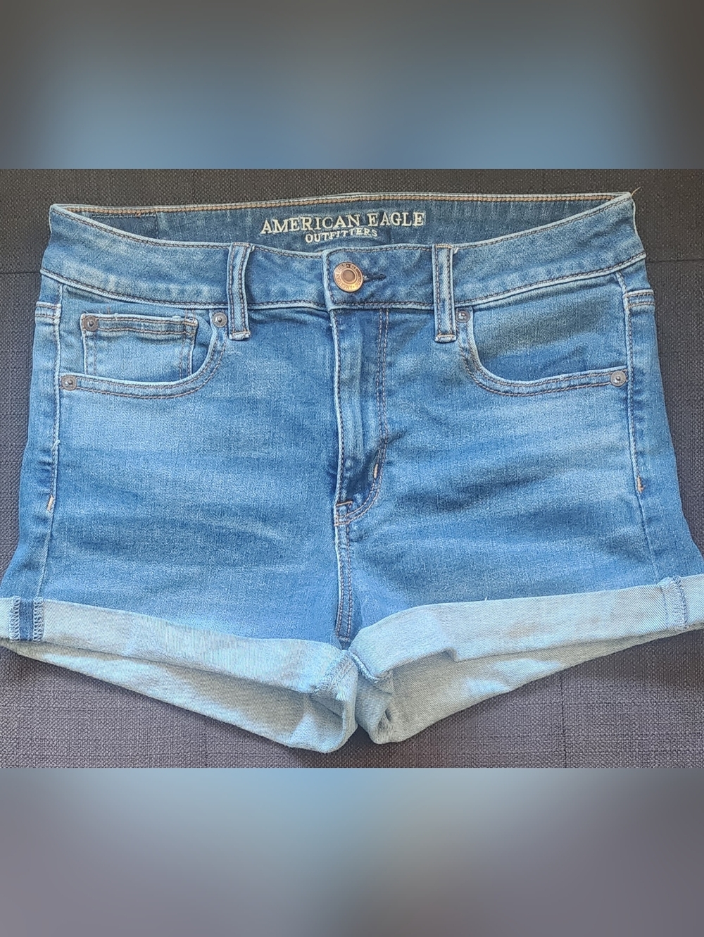 American Eagle Outfitters Blue Denim Cuffed Women's Shorts Size 10 - Picture 2 of 12
